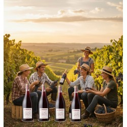 Six bouteilles de vin rouge,"Le MIGNON", suggérant une célébration de la récolte. Les vignerons sont vêtus de tenues décontractées, avec des chapeaux de paille, typiques des travailleurs agricoles. Ils tiennent des grappes de raisin fraîchement cueillies, et l'une des personnes brandit une bouteille de vin, comme pour trinquer. Des collines vallonnées couvertes de vignes s'étendant à perte de vue, baignées par la lumière dorée du soleil couchant. Le ciel est teinté de couleurs chaudes. Des paniers remplis de raisins sont également visibles, soulignant l'activité de la vendange.L'image évoque l'esprit de communauté, le travail acharné et la joie associée à la production de vin, dans un cadre naturel idyllique.